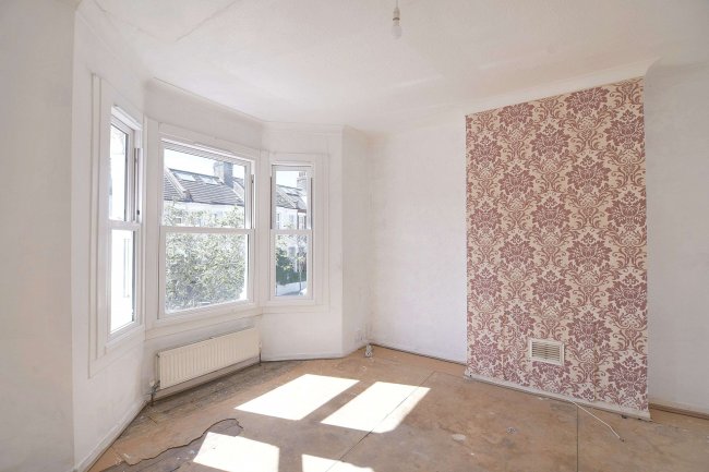 Flat A, 121 Tuam Road, Plumstead, London, SE18 2QY 2