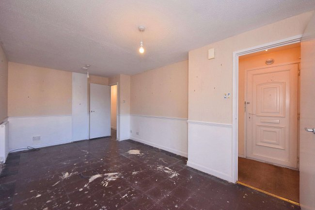 30 Madells, Epping, Essex, CM16 4NW 9