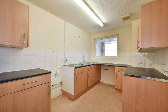 30 Madells, Epping, Essex, CM16 4NW 9