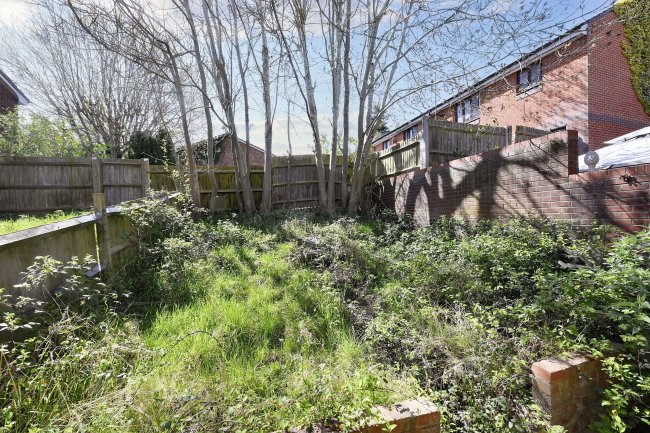 43 Broadoaks, Epping, Essex, CM16 4JZ 5