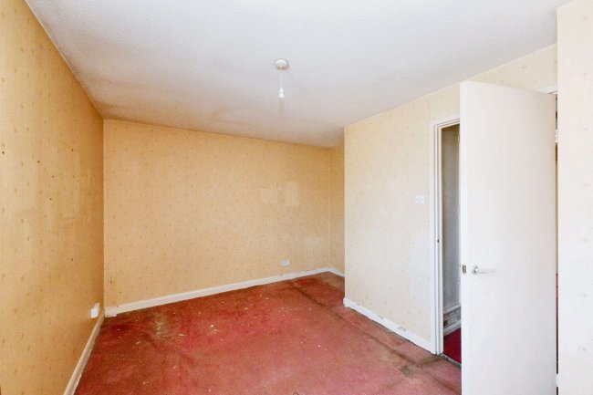 43 Broadoaks, Epping, Essex, CM16 4JZ 5
