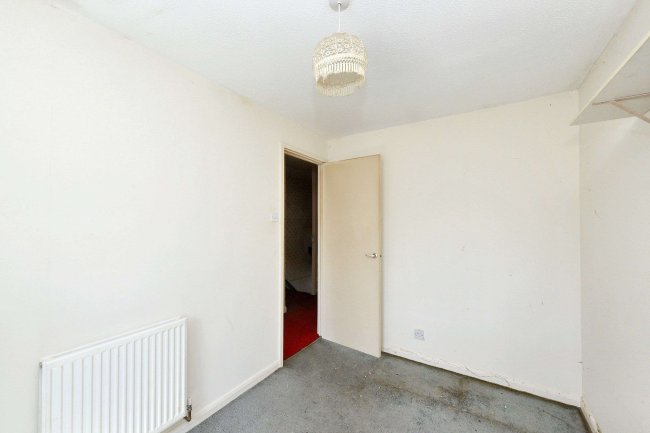 43 Broadoaks, Epping, Essex, CM16 4JZ 5