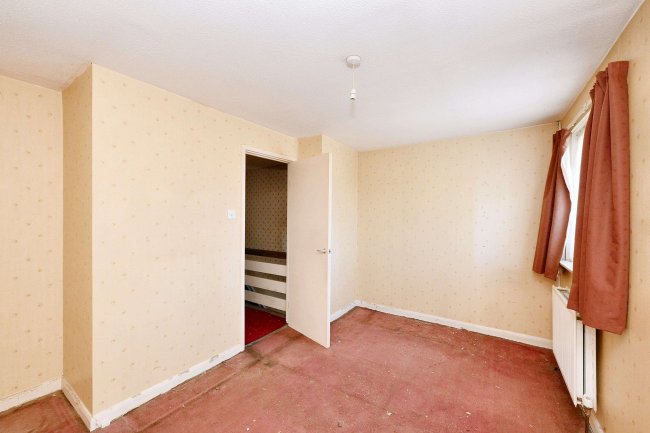 43 Broadoaks, Epping, Essex, CM16 4JZ 5