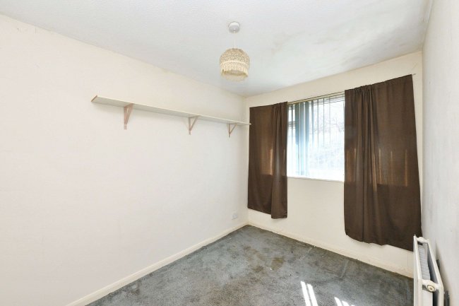 43 Broadoaks, Epping, Essex, CM16 4JZ 5