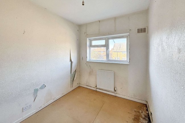 9 Lilac Avenue, Enfield, London, EN1 4QY 10