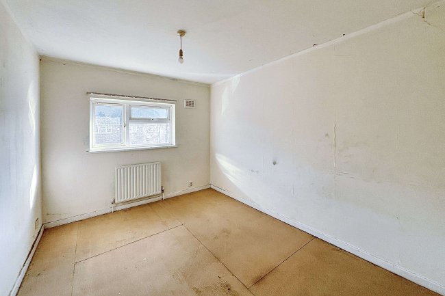 9 Lilac Avenue, Enfield, London, EN1 4QY 10