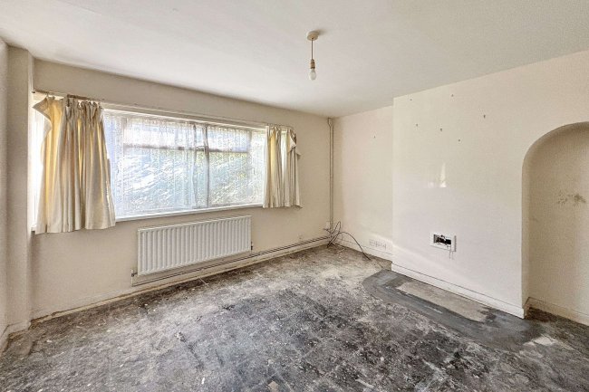 9 Lilac Avenue, Enfield, London, EN1 4QY 10