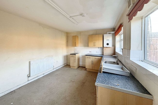 9 Lilac Avenue, Enfield, London, EN1 4QY 10