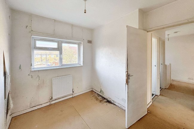 9 Lilac Avenue, Enfield, London, EN1 4QY 10