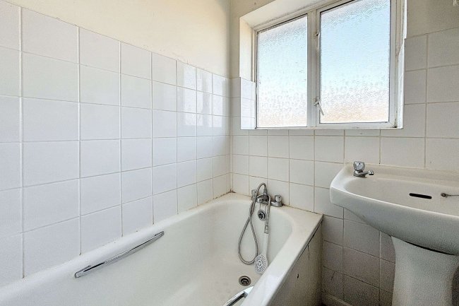 9 Lilac Avenue, Enfield, London, EN1 4QY 10