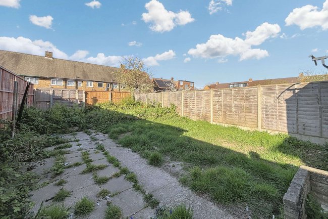 9 Lilac Avenue, Enfield, London, EN1 4QY 10