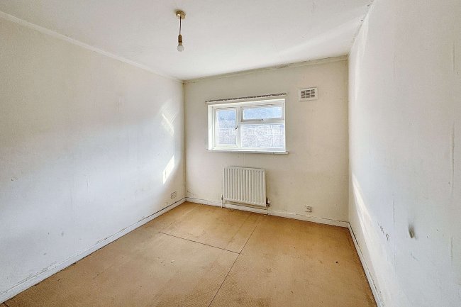 9 Lilac Avenue, Enfield, London, EN1 4QY 10