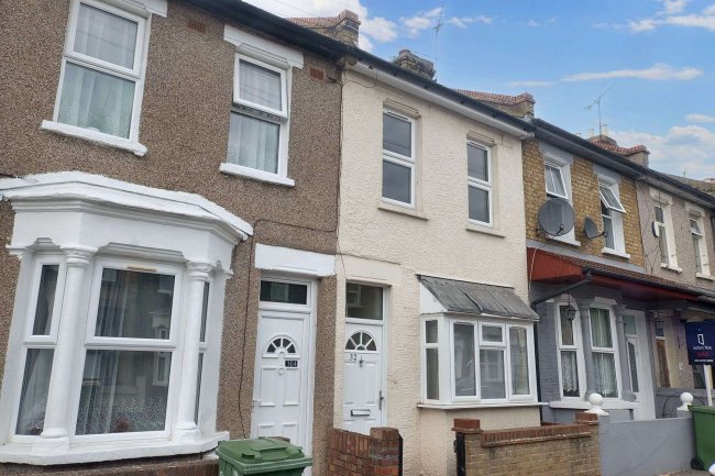 32 Pitchford Street, Stratford, London, E15 4RX 3
