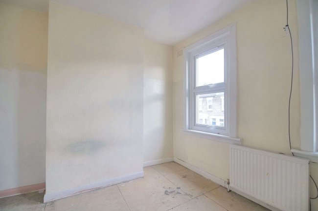 32 Pitchford Street, Stratford, London, E15 4RX 3