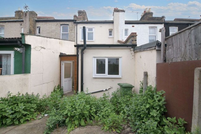 32 Pitchford Street, Stratford, London, E15 4RX 3