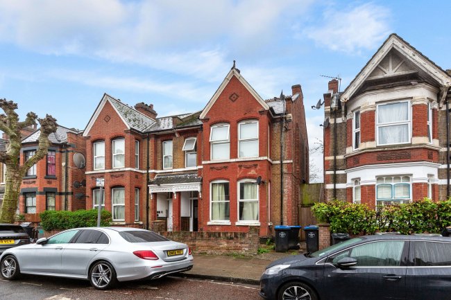 12 Harlesden Gardens, Harlesden, London, NW10 4EX 2