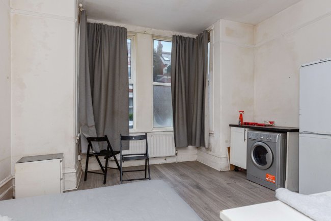 12 Harlesden Gardens, Harlesden, London, NW10 4EX 2
