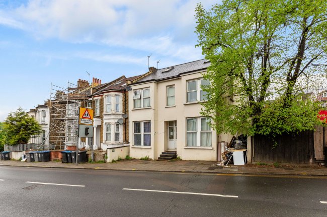 52 Acton Lane, Harlesden, London NW10 8TU 9