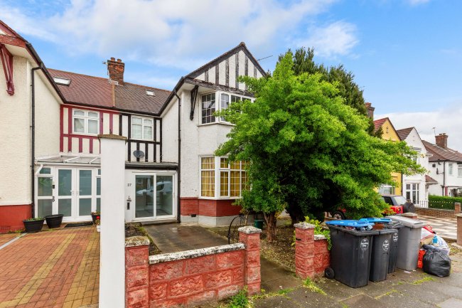 37 Oxgate Gardens, Cricklewood, London NW2 6EA 10