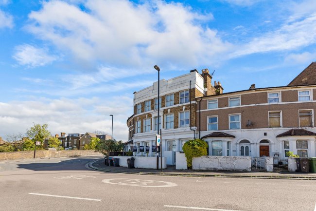 63 Courthill Road, Lewisham, London SE13 6DW 9