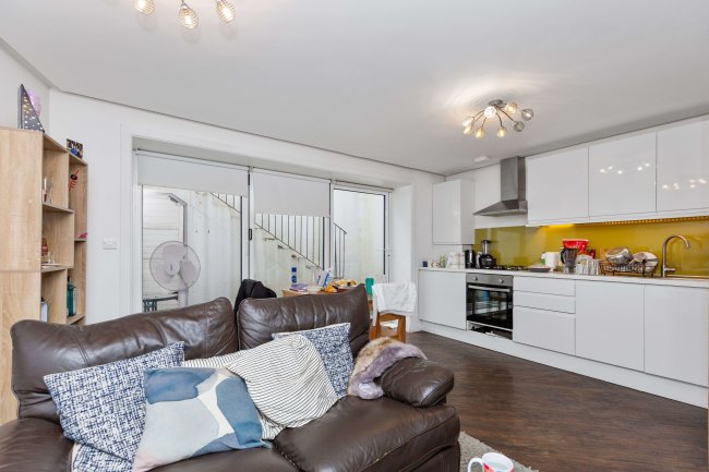 63 Courthill Road, Lewisham, London SE13 6DW 9