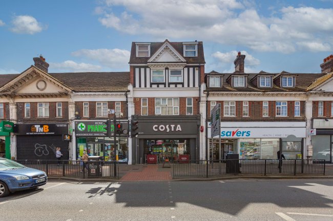 29 The Market, Wrythe Lane, Carshalton, Surrey SM5 1AG 8