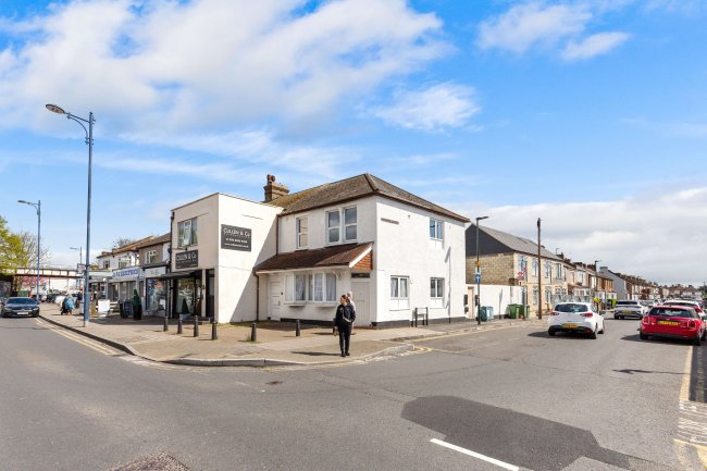 39 Upper Wickham Lane, Welling DA16 3AD 7