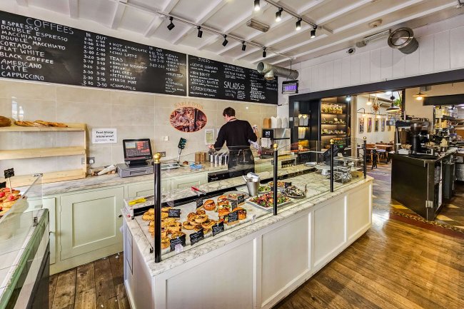 43 Crouch End Broadway, London N8 8DT 9