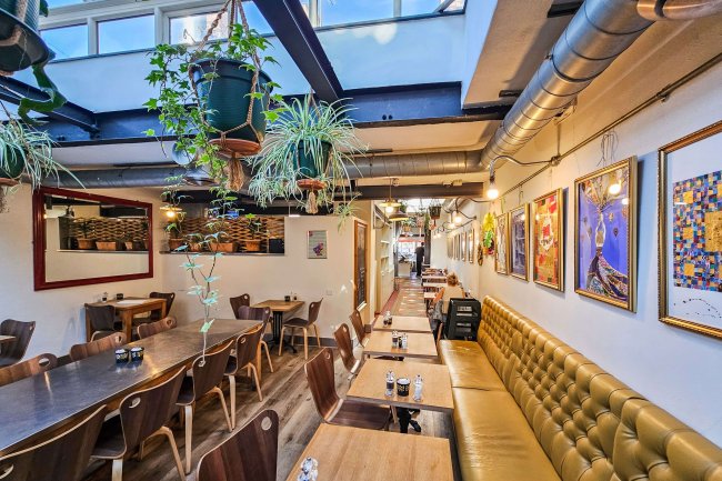 43 Crouch End Broadway, London N8 8DT 9