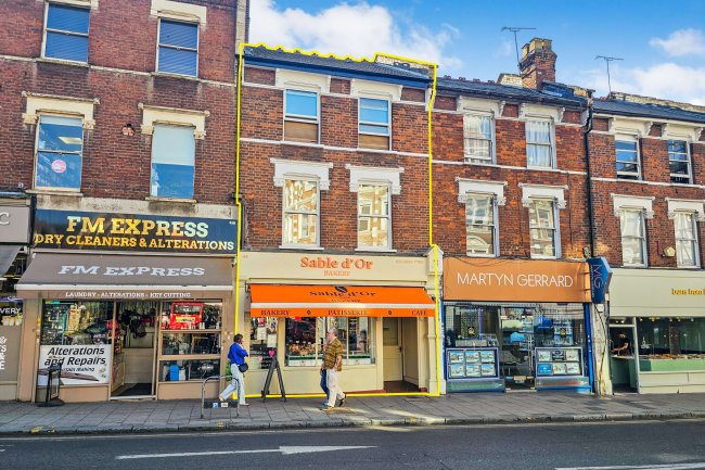 43 Crouch End Broadway, London N8 8DT 9