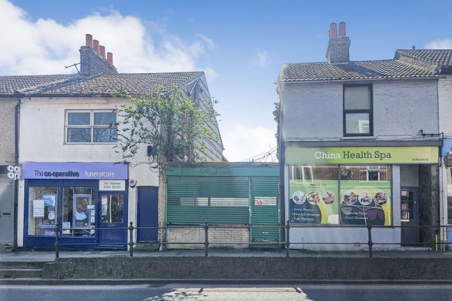 142 High Street, Rainham, Gillingham, ME8 8AR 23