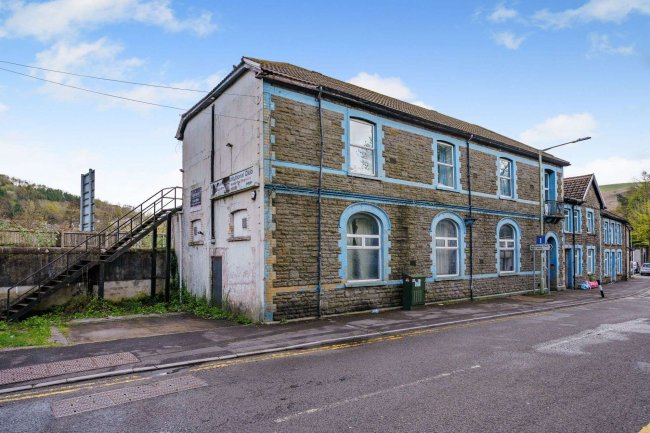 69 Cymmer Rd, Porth CF39 9BE 10