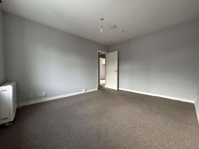 6 Bath Street, Barrow-In-Furness, Cumbria, LA14 1LZ 32