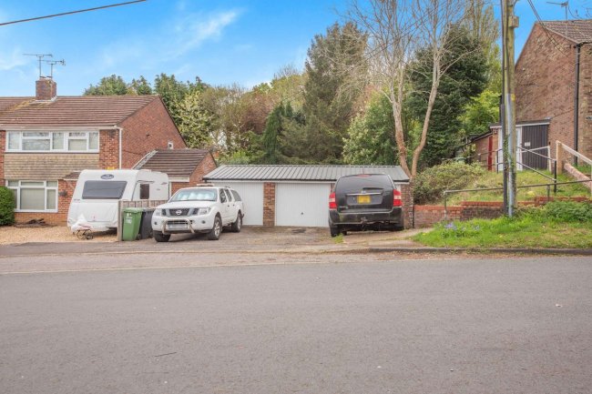 Garages 1-3 Upper New Road (adj house 37) West End, Eastleigh, Southampton SO30 3BD 7