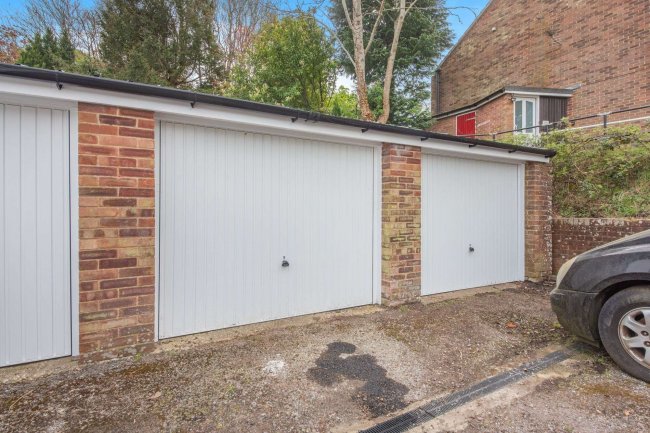 Garages 1-3 Upper New Road (adj house 37) West End, Eastleigh, Southampton SO30 3BD 7
