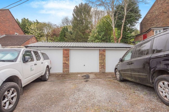 Garages 1-3 Upper New Road (adj house 37) West End, Eastleigh, Southampton SO30 3BD 7