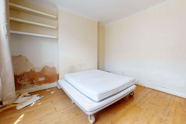 21 & 21A Goldsboro Road, Vauxhall, London SW8 4RP 3