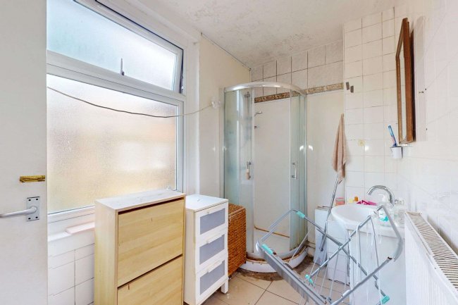 21 & 21A Goldsboro Road, Vauxhall, London SW8 4RP 3