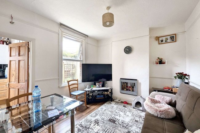 26 Adamsrill Road, Sydenham London SE26 4AN 4