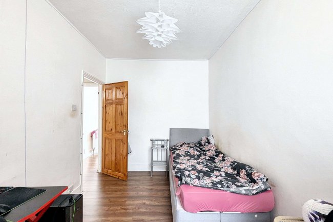 26 Adamsrill Road, Sydenham London SE26 4AN 4