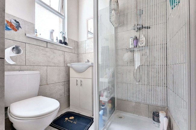 26 Adamsrill Road, Sydenham London SE26 4AN 4