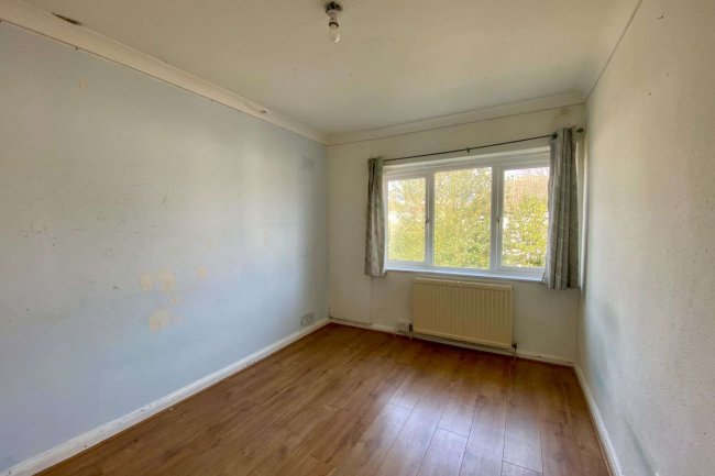 41 Otterburn Gardens, Isleworth, London TW7 5JQ 7