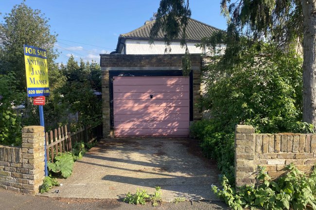 41 Otterburn Gardens, Isleworth, London TW7 5JQ 7