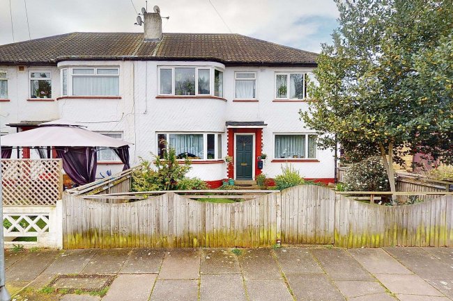 41 Otterburn Gardens, Isleworth, London TW7 5JQ 7