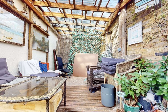 41 Otterburn Gardens, Isleworth, London TW7 5JQ 7