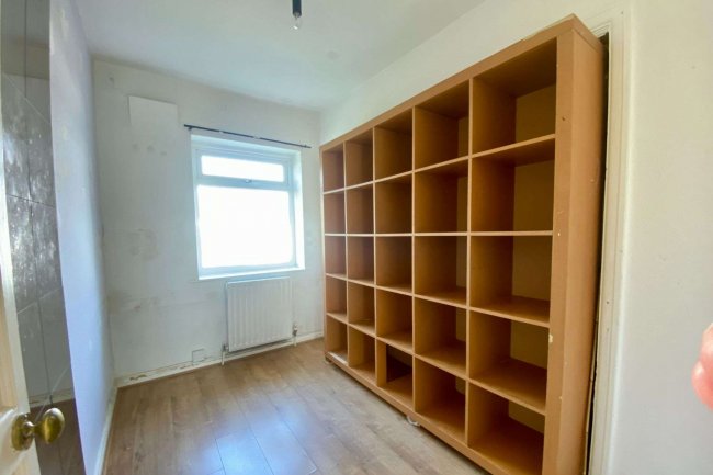 41 Otterburn Gardens, Isleworth, London TW7 5JQ 7