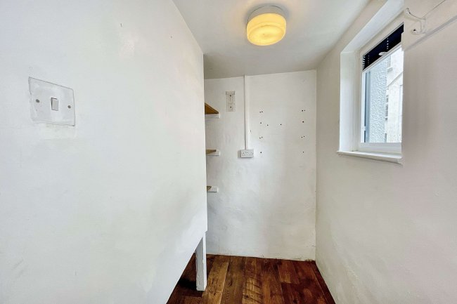 Round house, Exeter Road, Winkleigh, Devon, EX19 8JJ 9