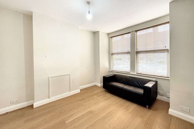 77 Francis Road, Leyton, E10 6PL 2