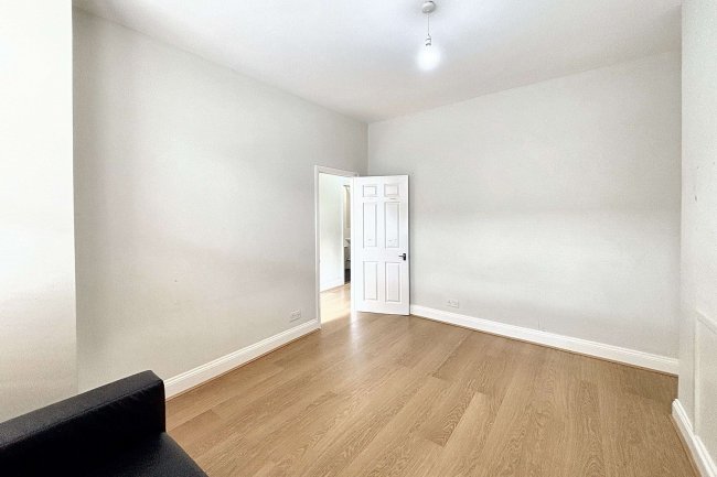 77 Francis Road, Leyton, E10 6PL 2