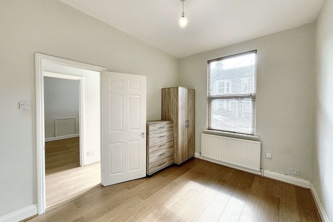 77 Francis Road, Leyton, E10 6PL 2